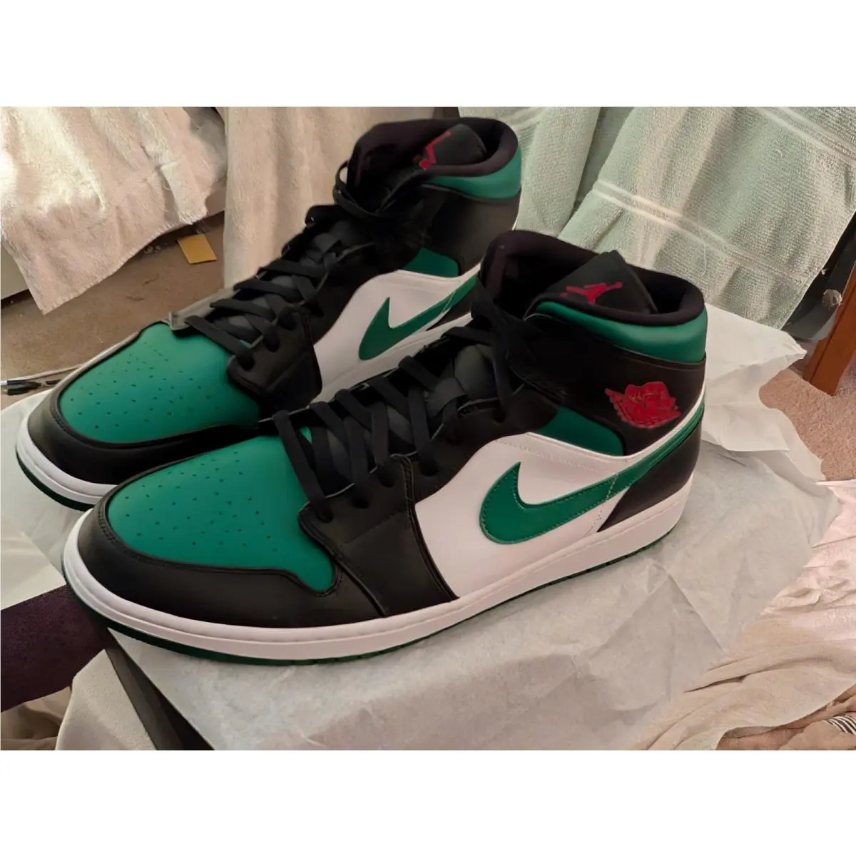 Nike shoes - Air Jordan 1 - Air - 554724-067 - Green (UPC: 0193654037925) 6