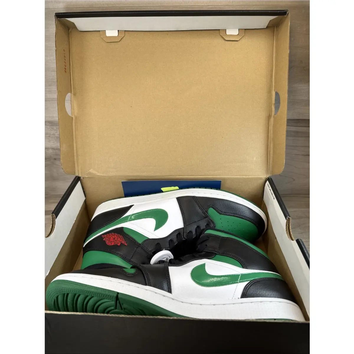 Nike shoes - Air Jordan 1 - Air - 554724-067 - Green (UPC: 0193654037871) 15
