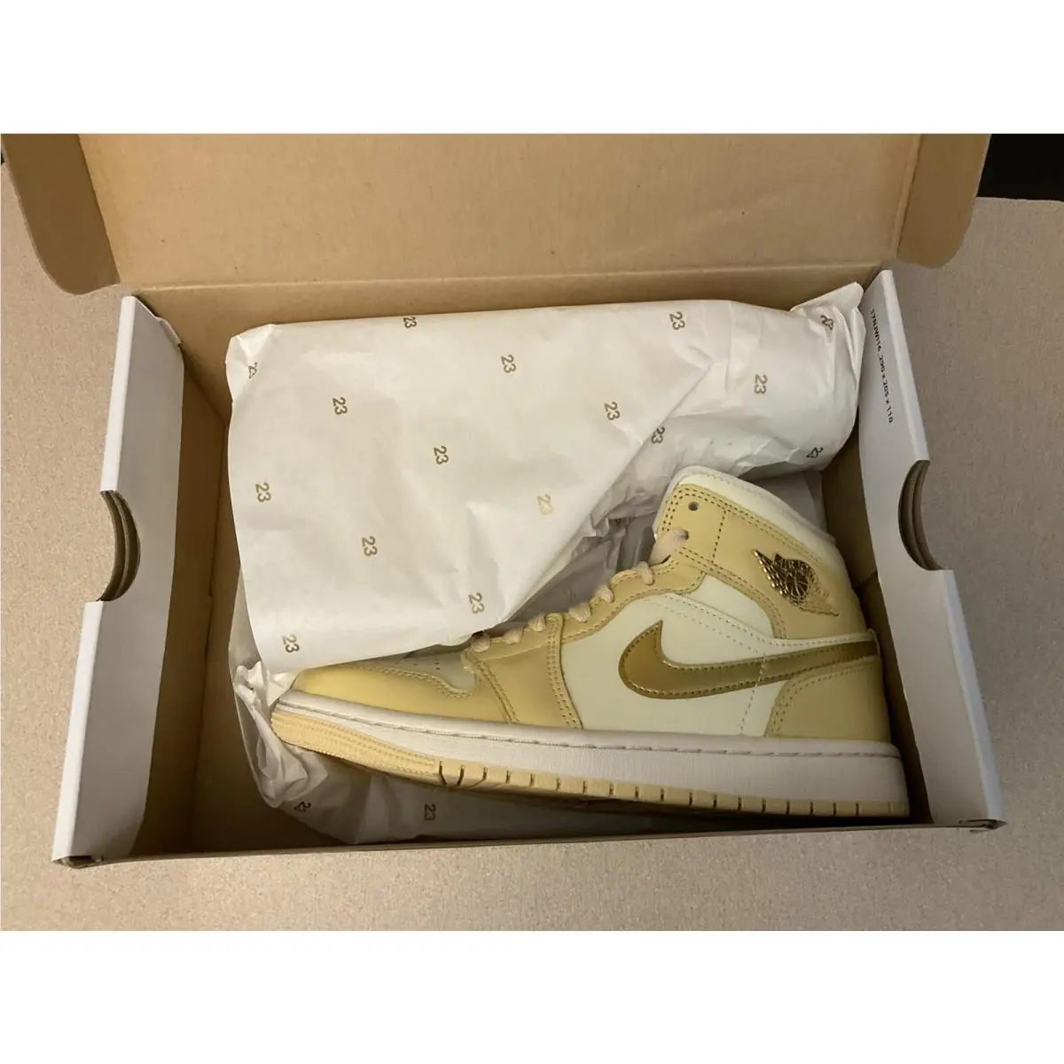 Nike shoes - Air Jordan 1 Mid SE - Multicolor 1