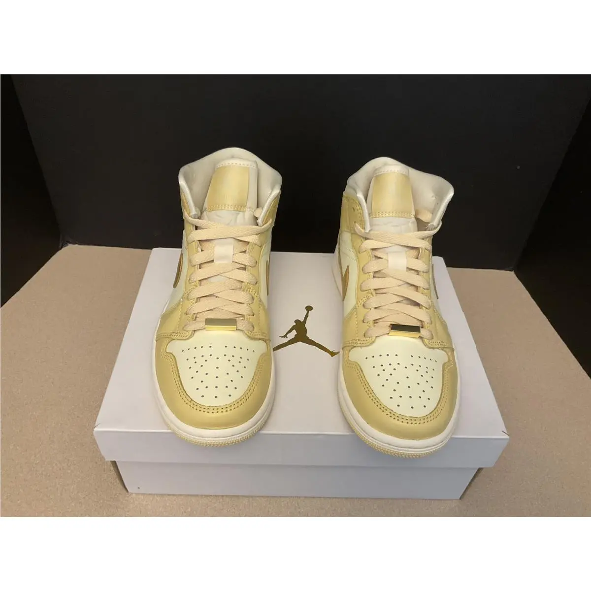 Nike shoes - Air Jordan 1 Mid SE - Multicolor 3