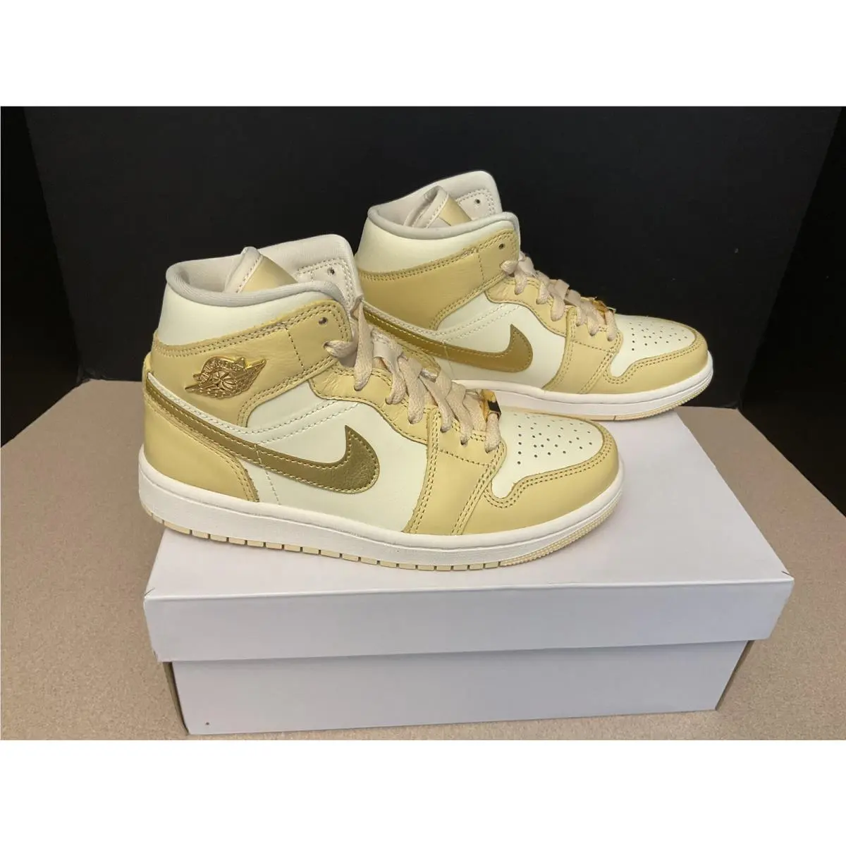 Nike shoes - Air Jordan 1 Mid SE - Multicolor 4