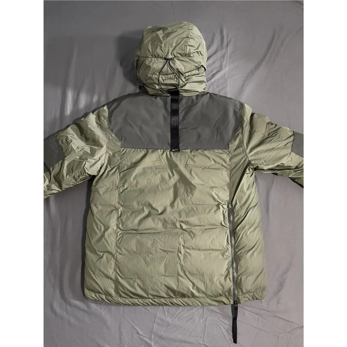 Nike clothing - Nike Sportswear - Sportswear - CU4420-222 - Green (UPC: 0194494648395) 0