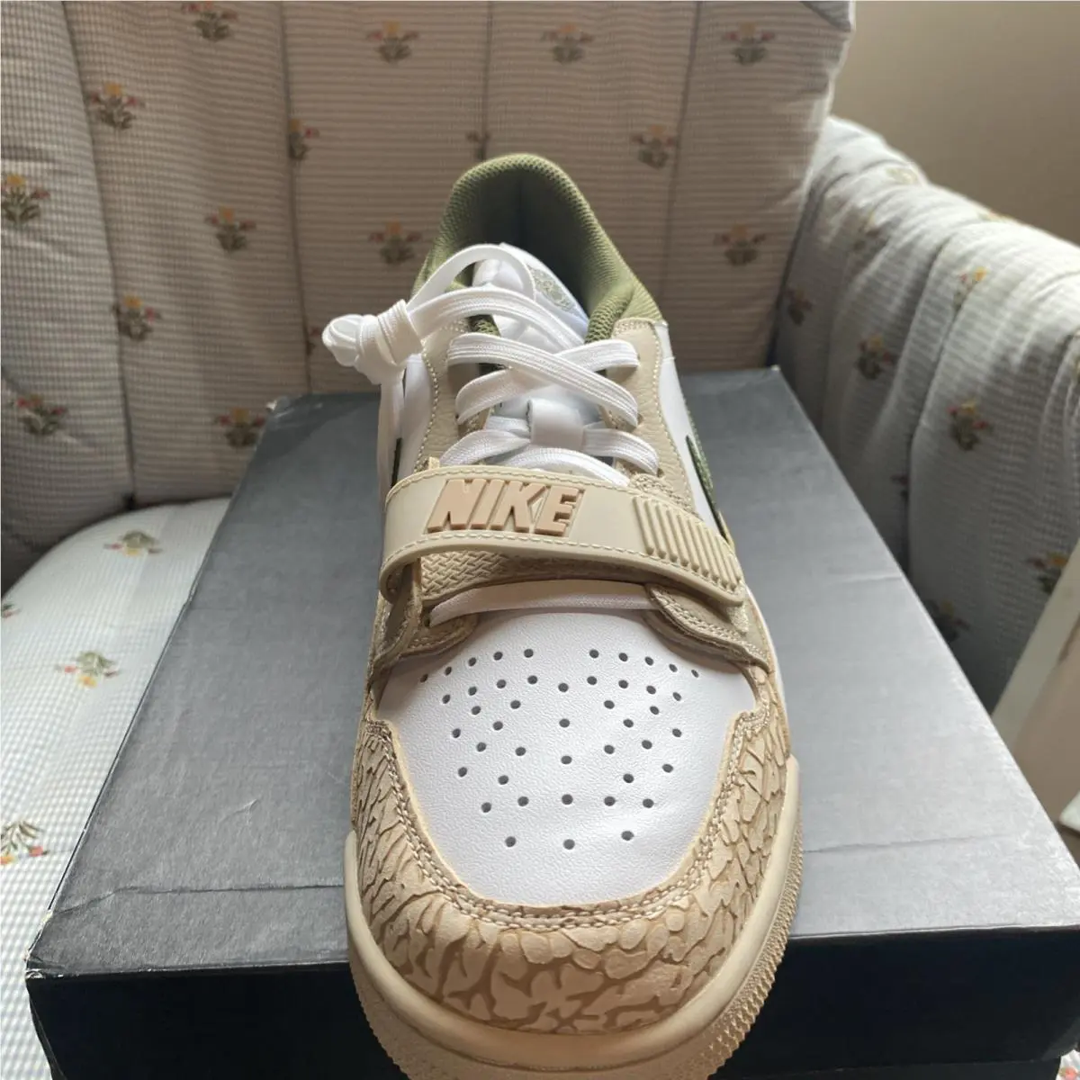 Nike shoes - Jordan Legacy 312 - Legacy - FZ4358-100 - White 0
