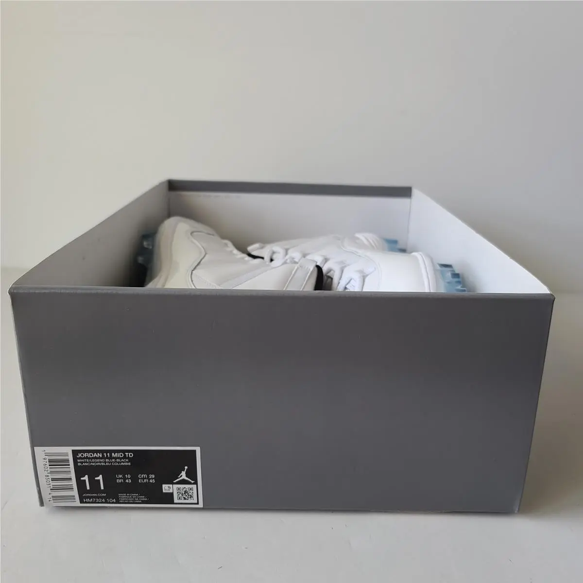 Nike shoes - Air Jordan 11 - Air - HM7324-104 - White 0