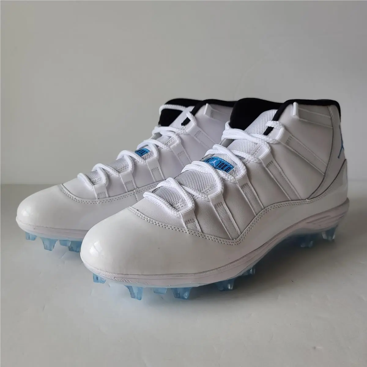 Nike shoes - Air Jordan 11 - Air - HM7324-104 - White 1