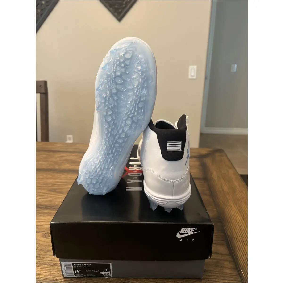 Nike shoes - Air Jordan 11 - Air - HM7324-104 - White/Black/Legend Blue 4