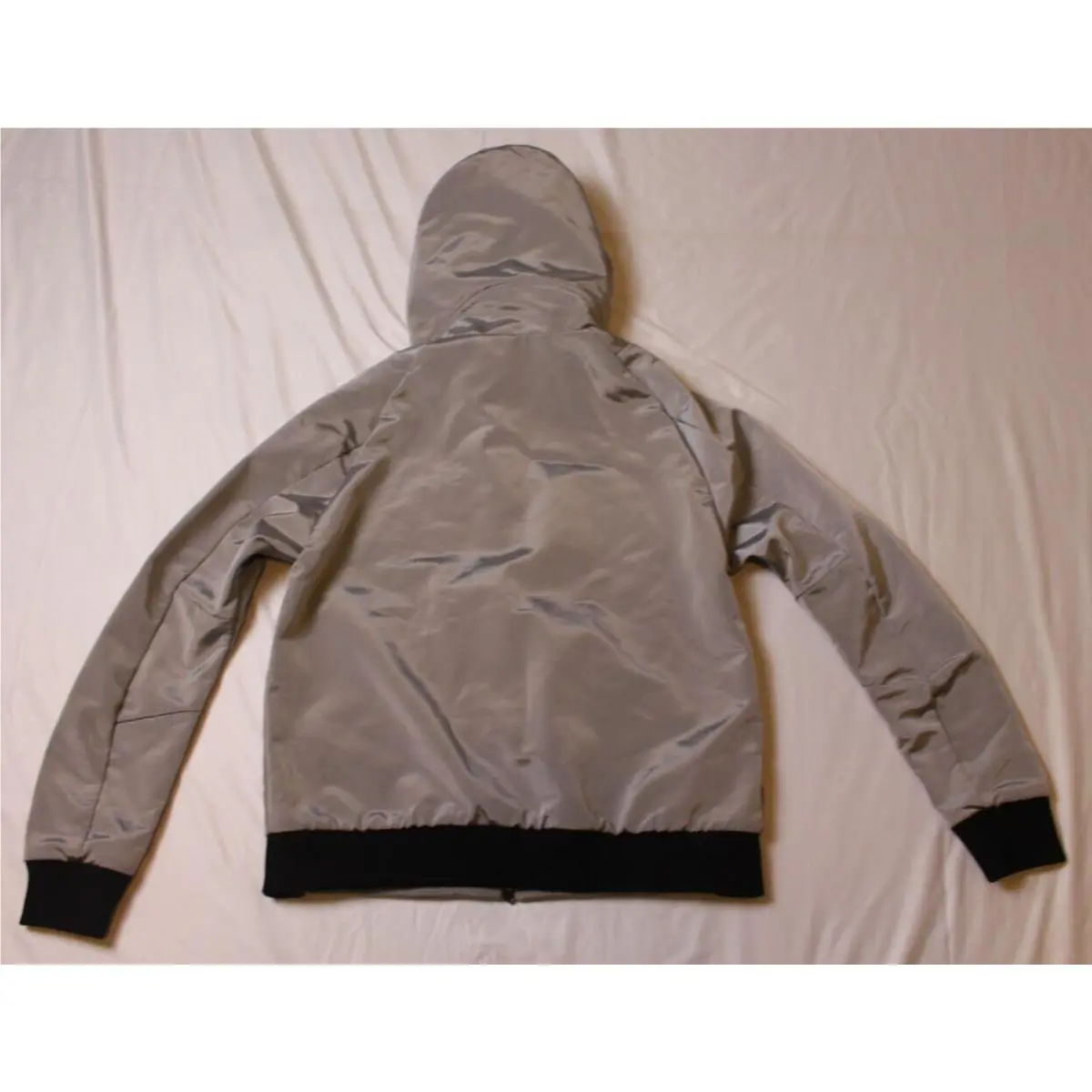 Nike clothing - Silver (UPC: 640135030673) 0