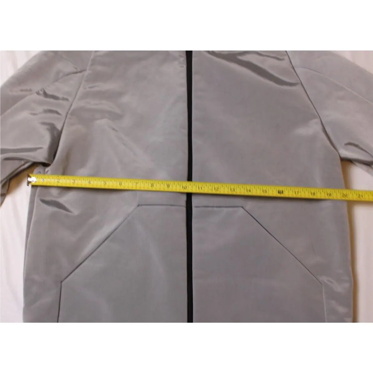 Nike clothing - Silver (UPC: 640135030673) 2