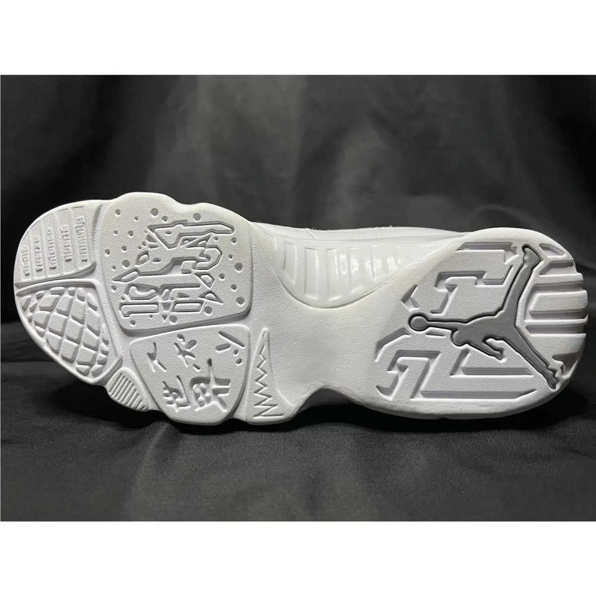 Nike shoes - Air Jordan 9 - Air - 302370-104 - White (UPC: 00885176410699) 7
