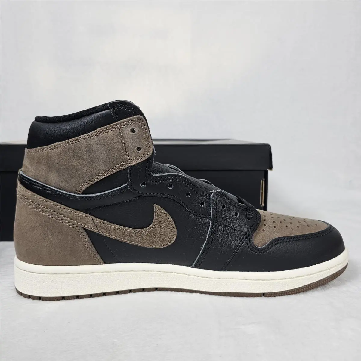 Nike shoes - Air Jordan 1 - Air - DZ5485-020 - Brown 1
