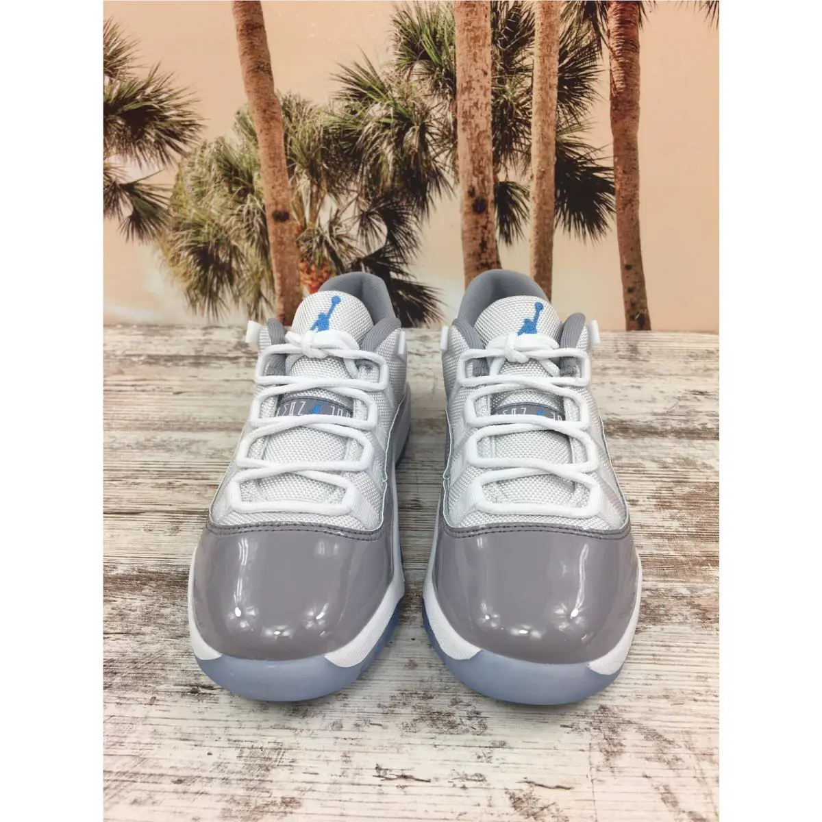 Nike shoes - Air Jordan 11 - Air - White 2