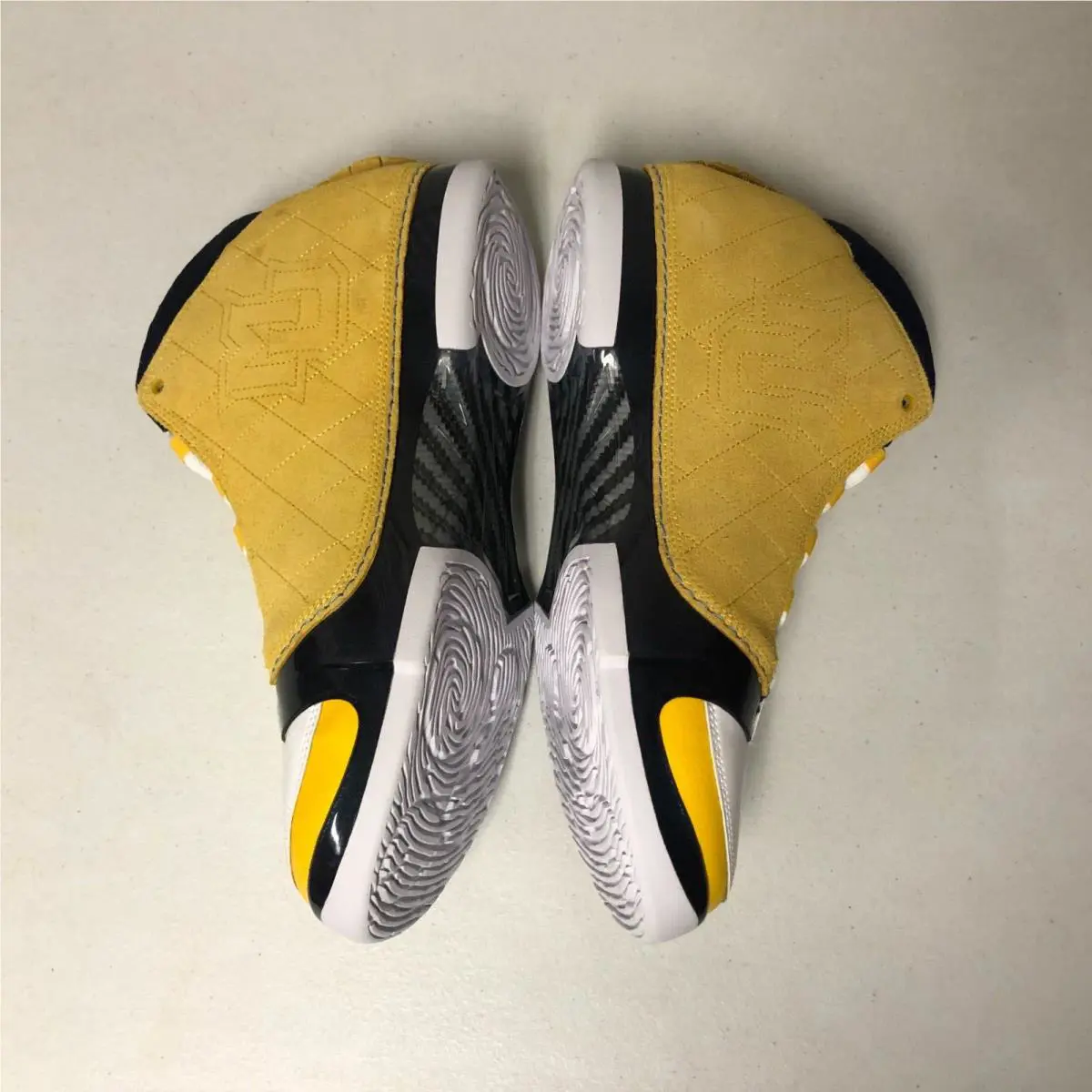 Nike shoes - Air Jordan Retro - Air Retro - FV1334-700 - Amarillo/White-College Navy (UPC: 197593923066) 2