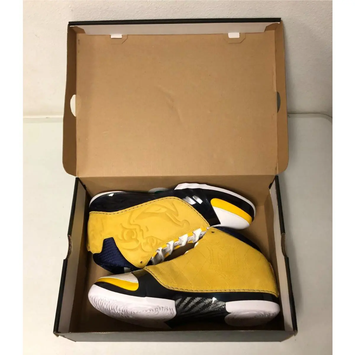 Nike shoes - Air Jordan Retro - Air Retro - FV1334-700 - Amarillo/White-College Navy (UPC: 197593923066) 5