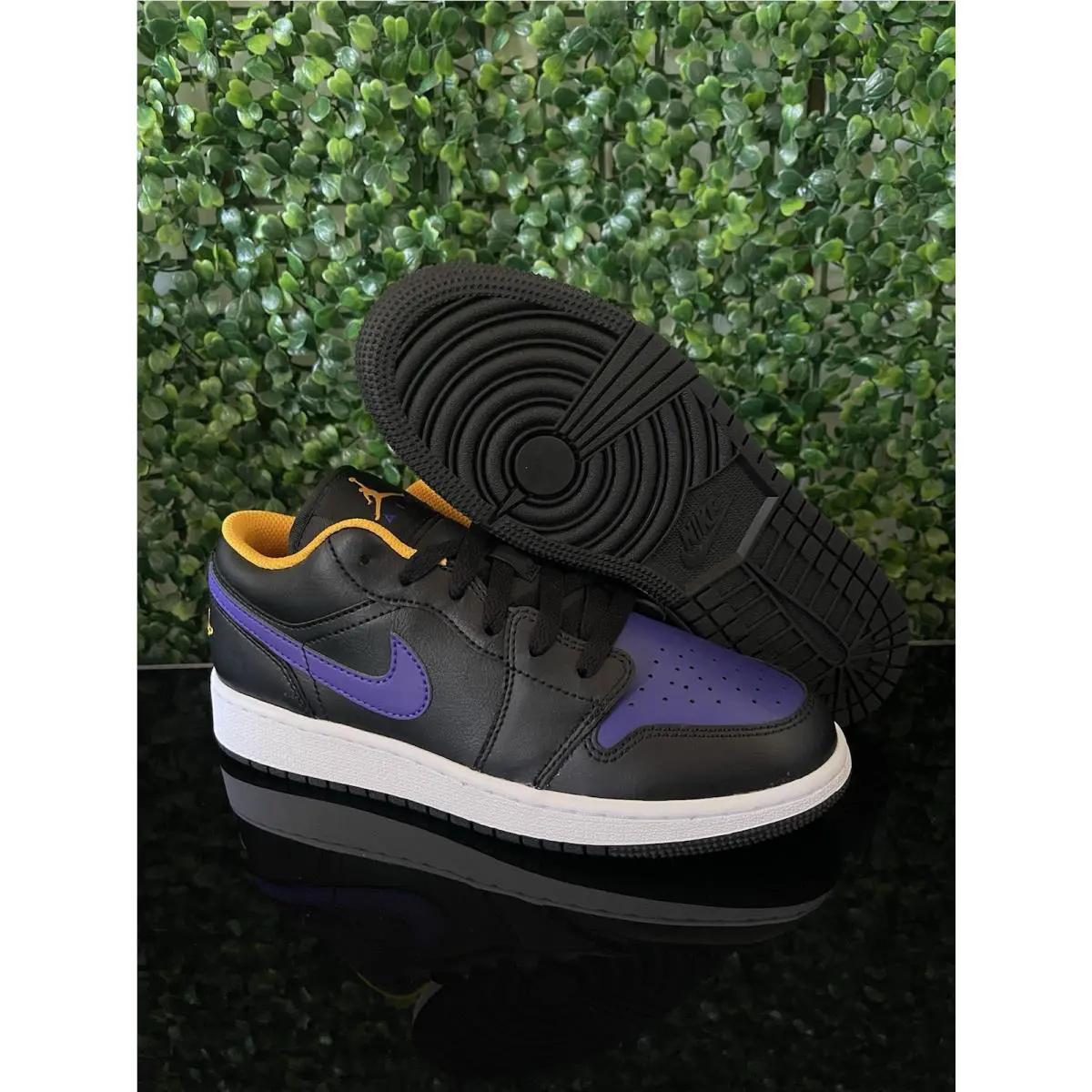 Nike shoes - Air Jordan 1 - Air - Black/Dark Concord Taxi (UPC: 0196152238108) 0
