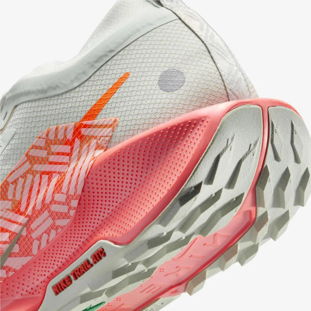 Nike shoes - Nike Pegasus Trail - Pegasus Trail - FQ0908 004 - LIGHT SILVER HYPHER CRIMSON (UPC: 197600655010) 4