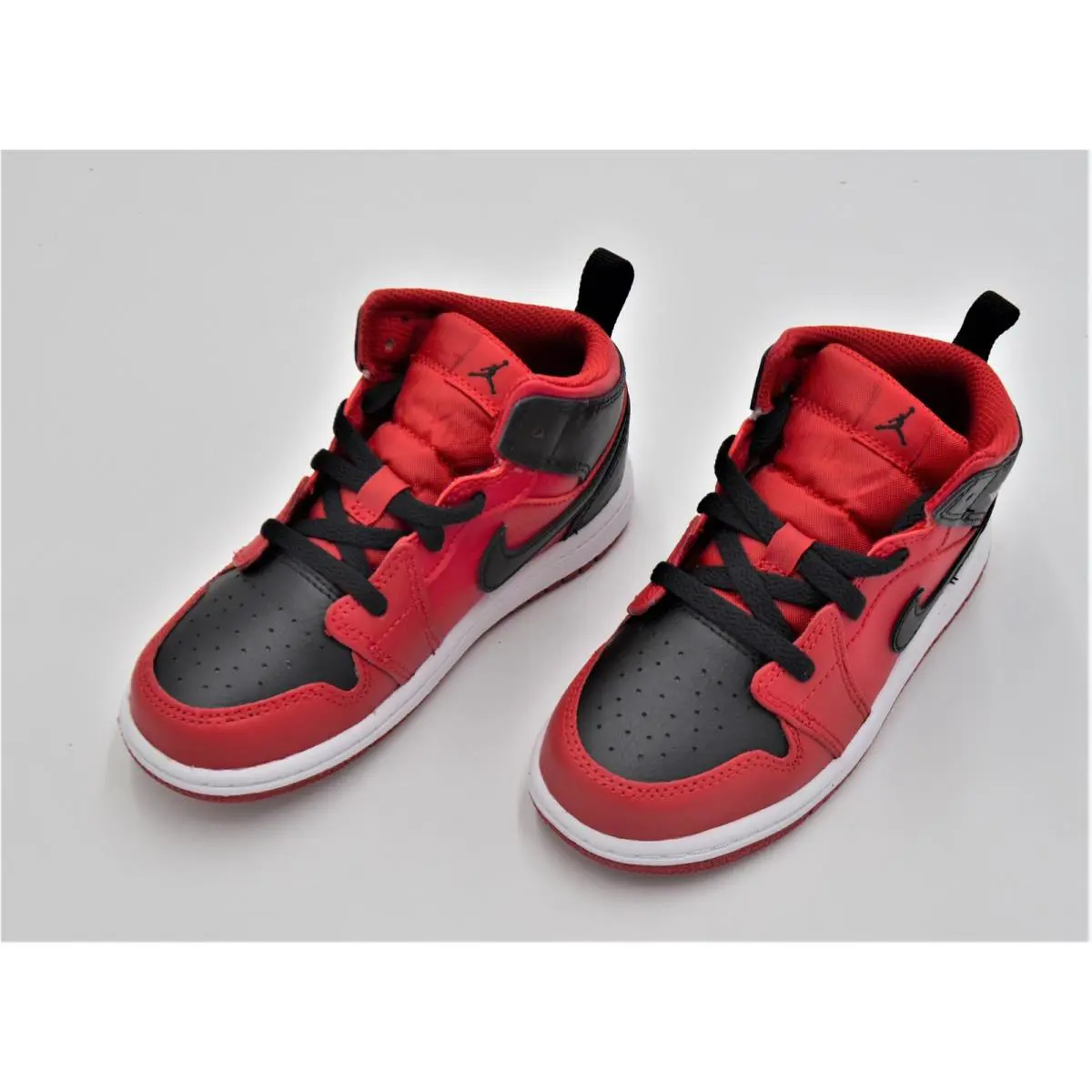 Nike shoes - Jordan 1 - Red 1