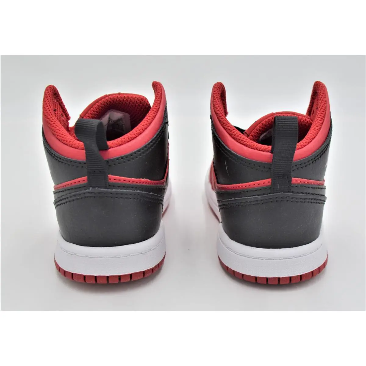 Nike shoes - Jordan 1 - Red 3