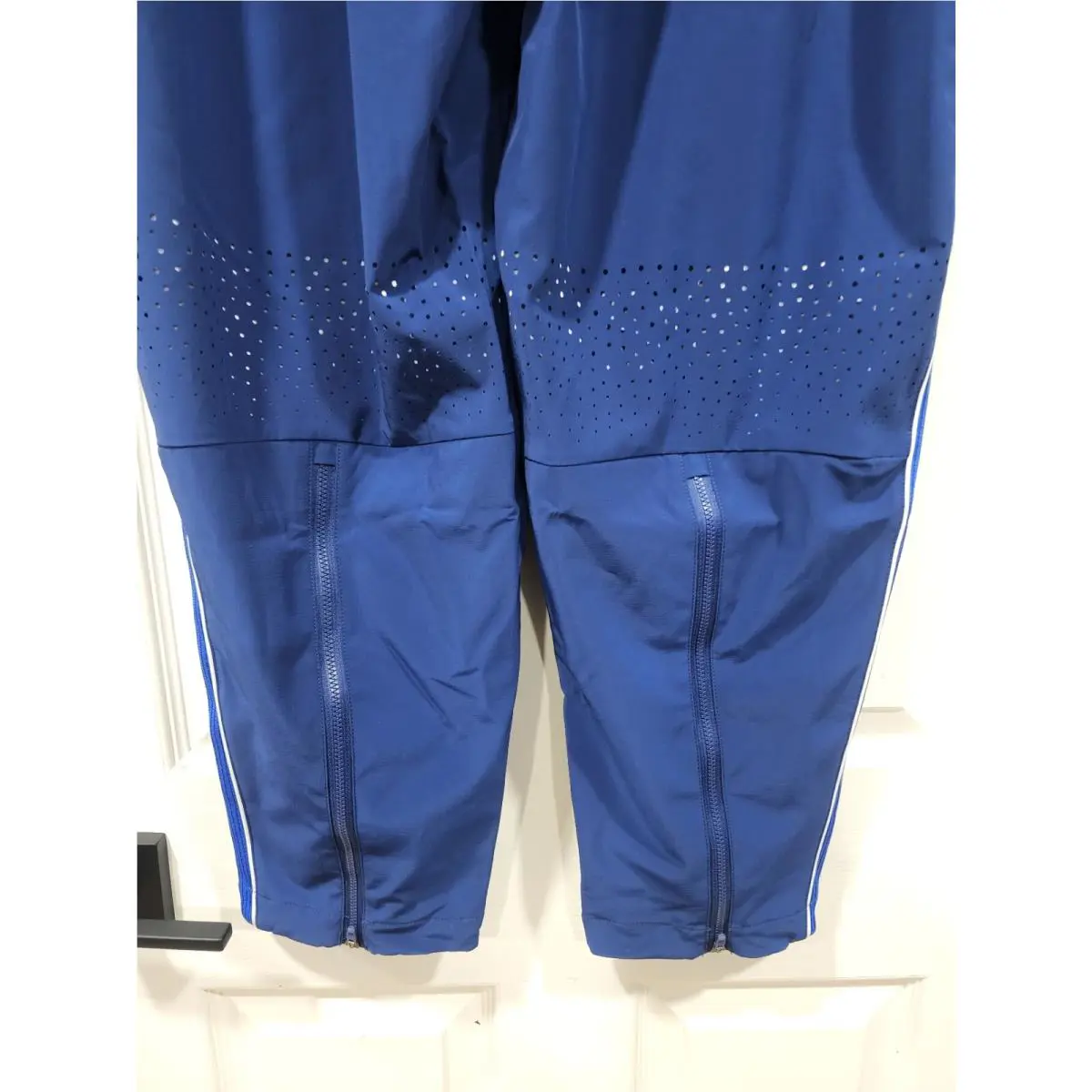 Nike clothing - Blue (UPC: 197594034587) 9