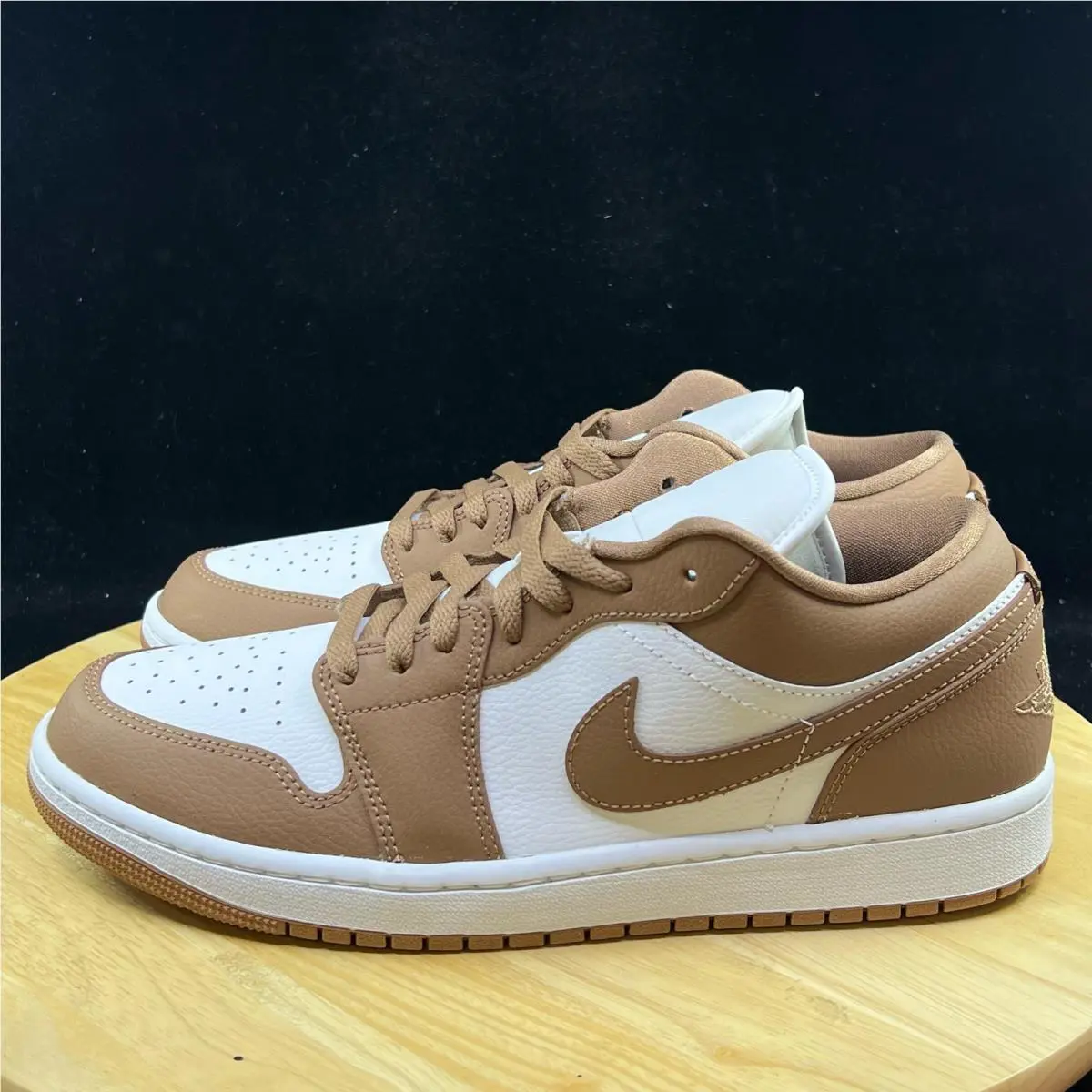 Nike shoes - Brown 0