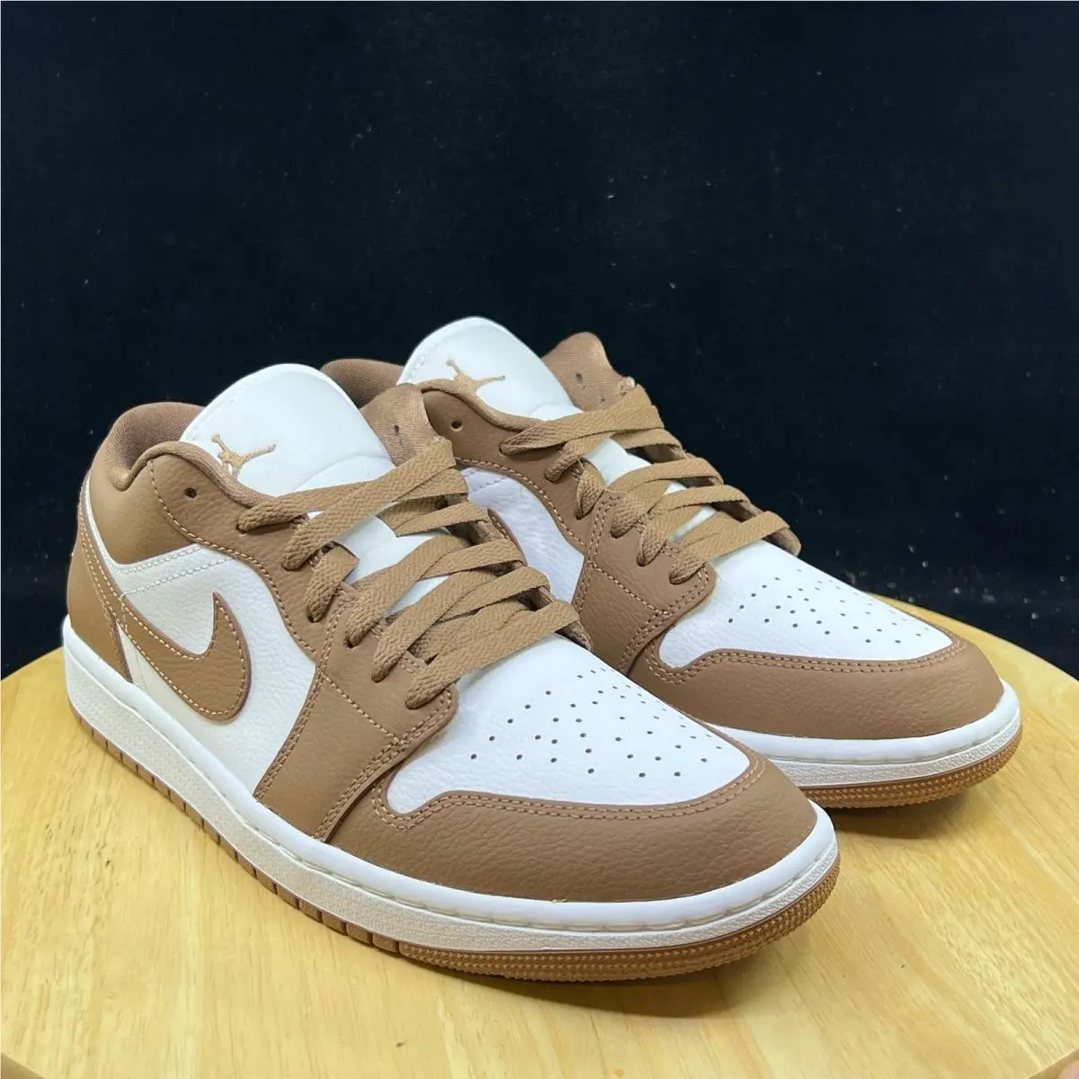 Nike shoes - Brown 3