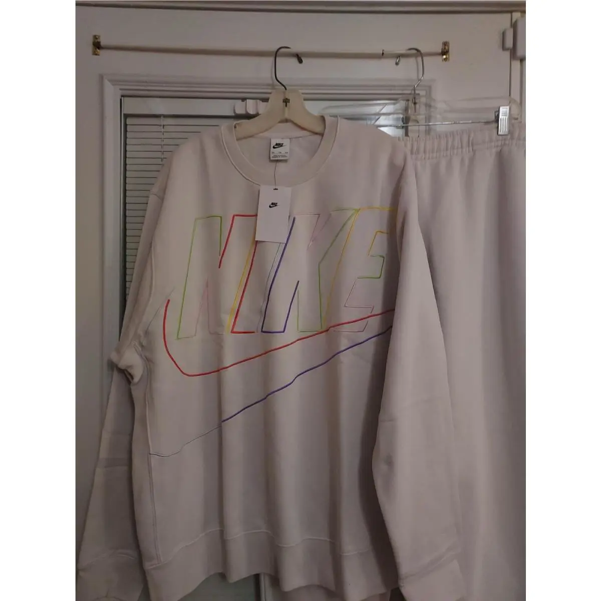 Nike clothing - White 1