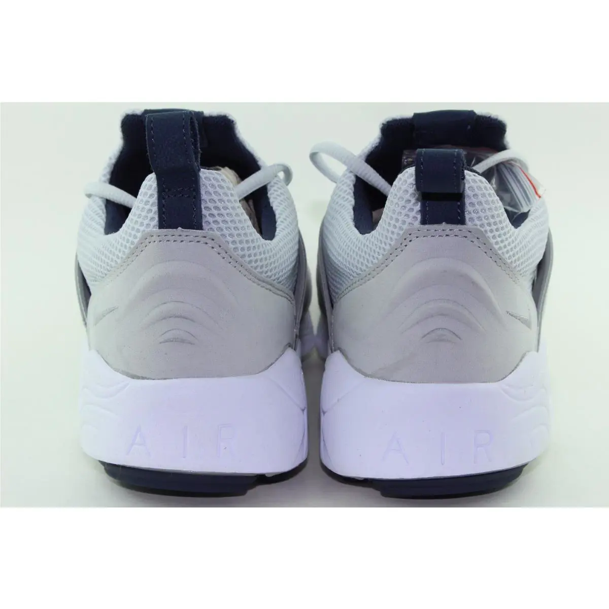 Nike shoes - METALLIC PLATINUM (UPC: 884500643031) 2