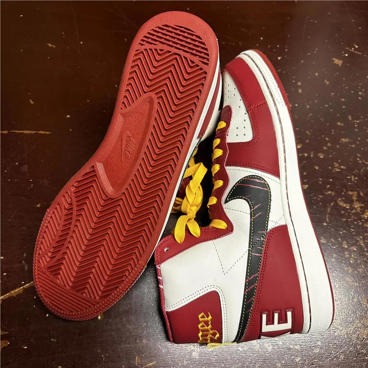 Nike shoes - NA - Red 2