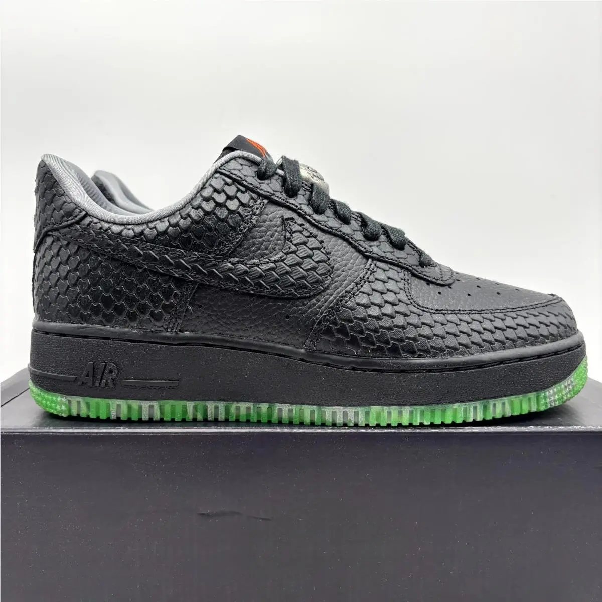 Nike Air Force 1 `07 Prm Black Leather Halloween 2023 Shoes 7 Men`s FQ8822-084 - Black