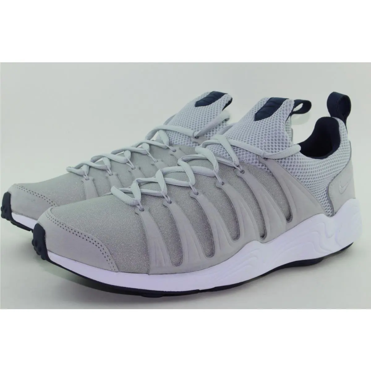 Nike shoes - METALLIC PLATINUM (UPC: 884500643017) 3