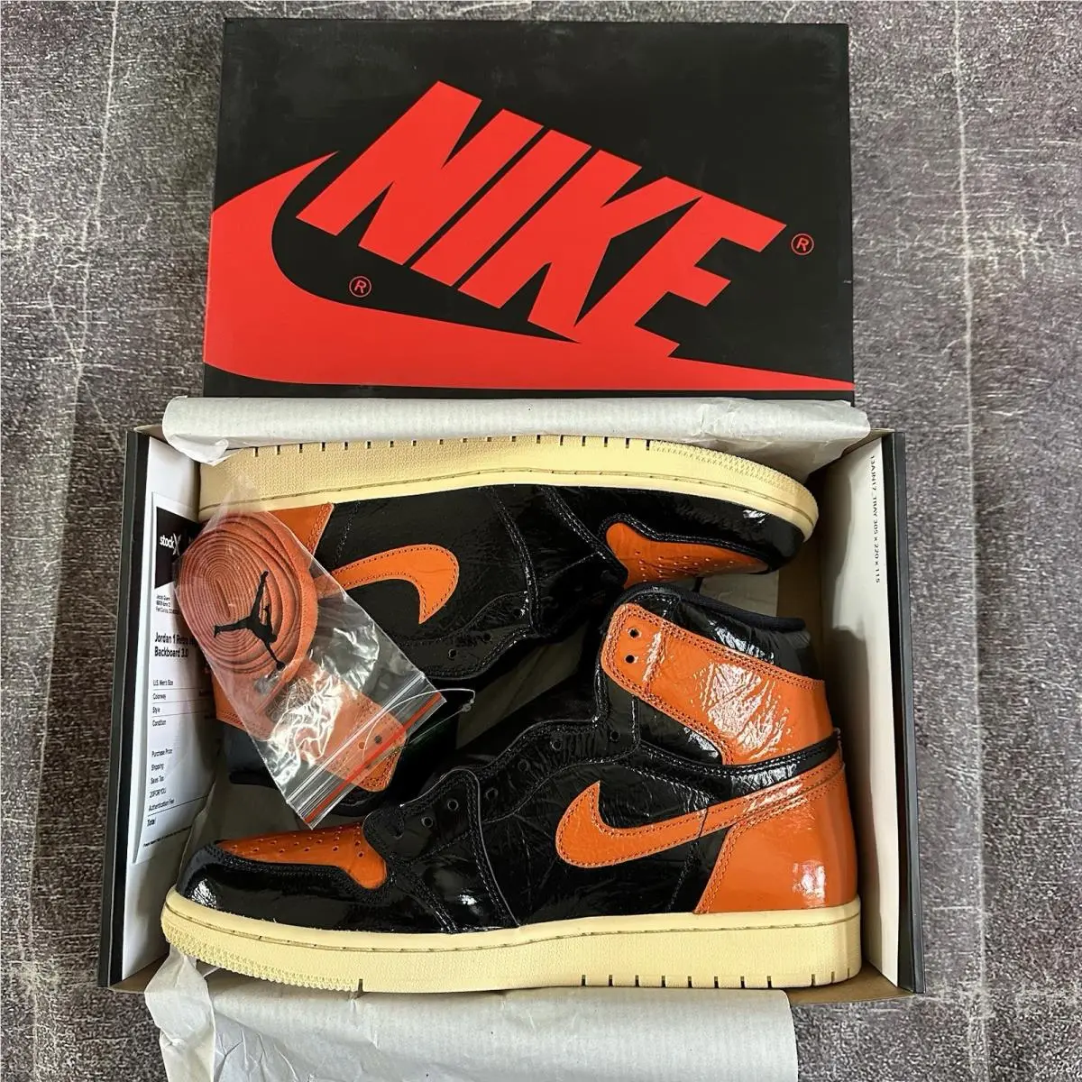 DS Men`s Nike Air Jordan 1 Retro High Shattered Backboard 3.0 Sz 9.5 555088-028