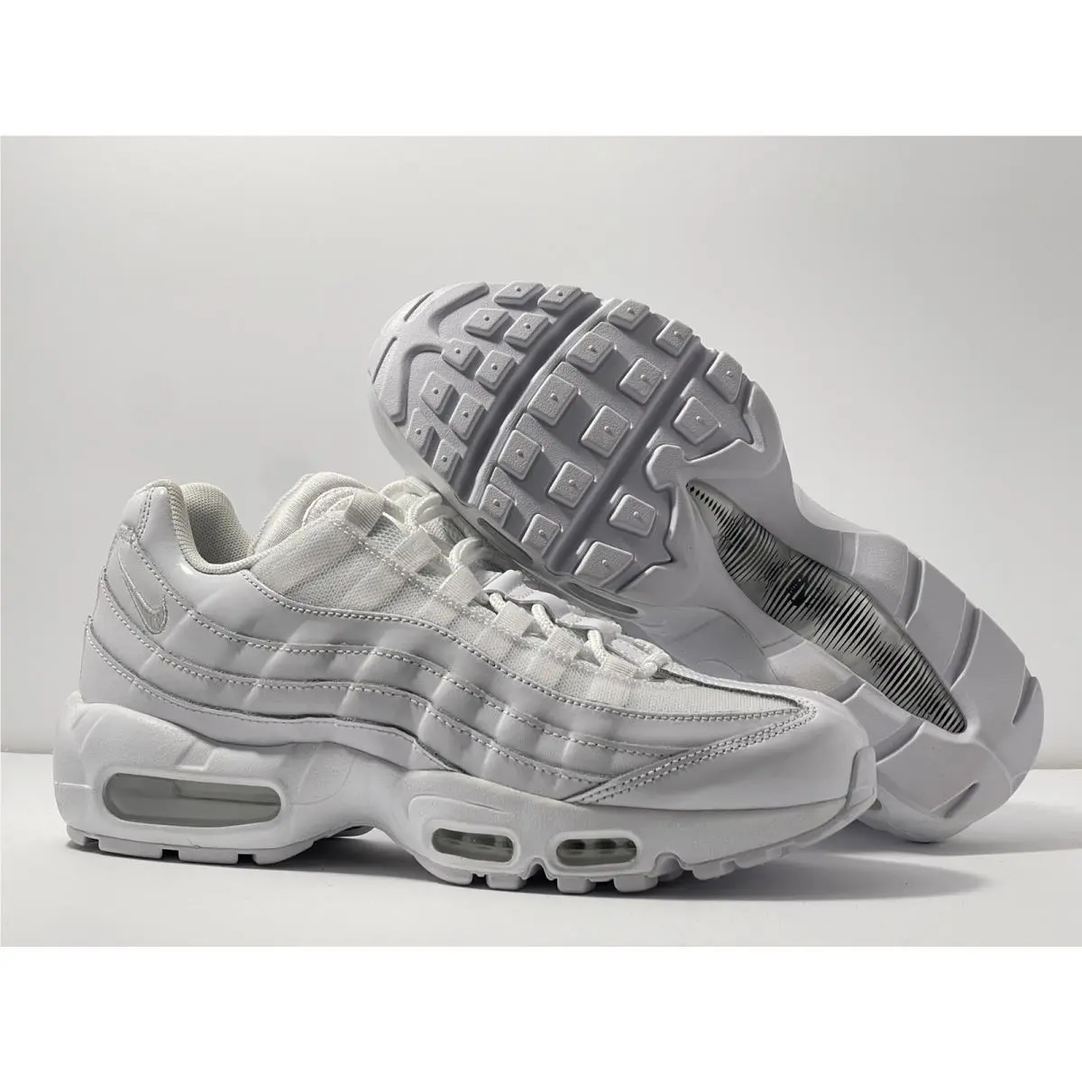 Nike Air Max 95 Running Sneaker Triple White 307960-108 Women`s Size 8.5 US
