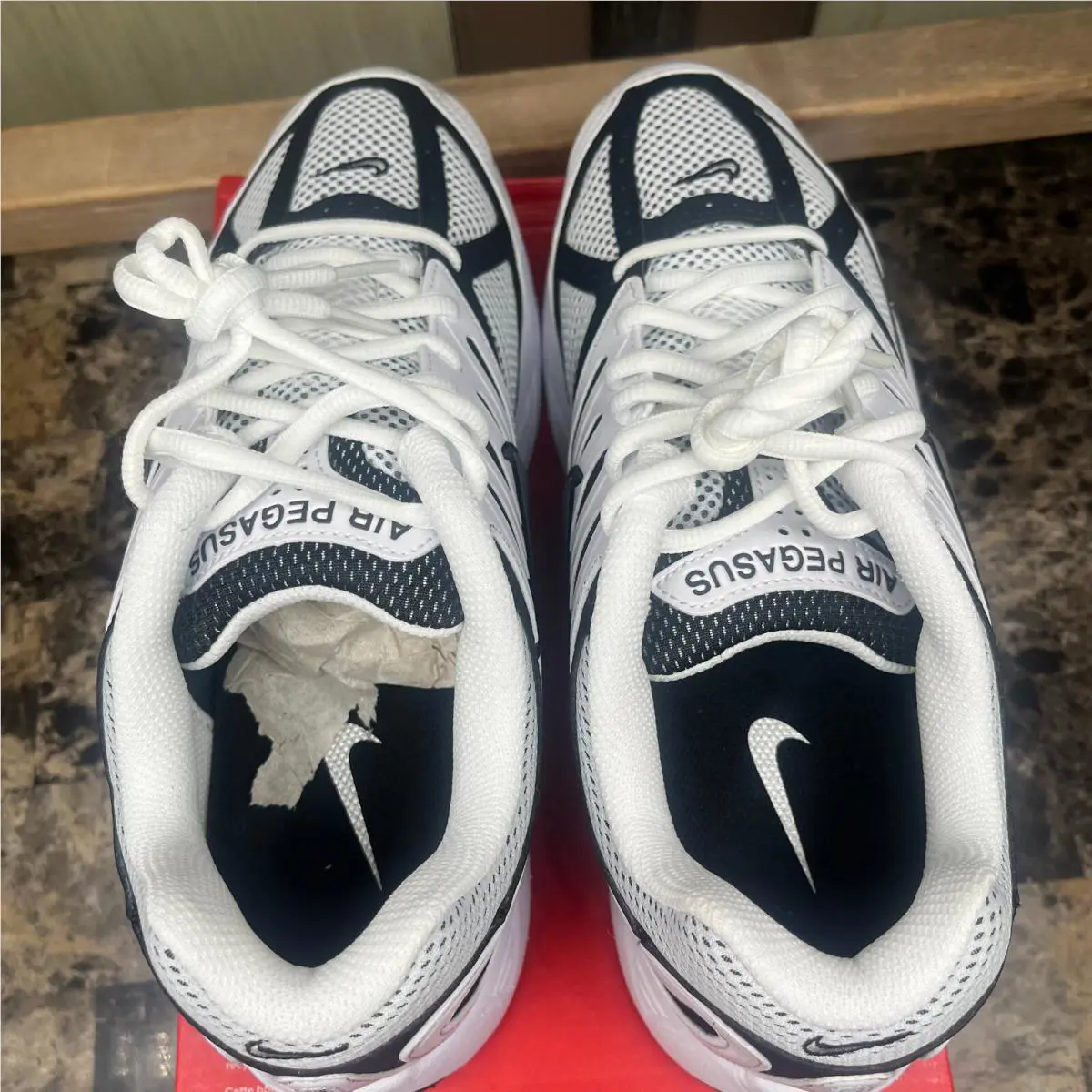 Nike shoes - White 4