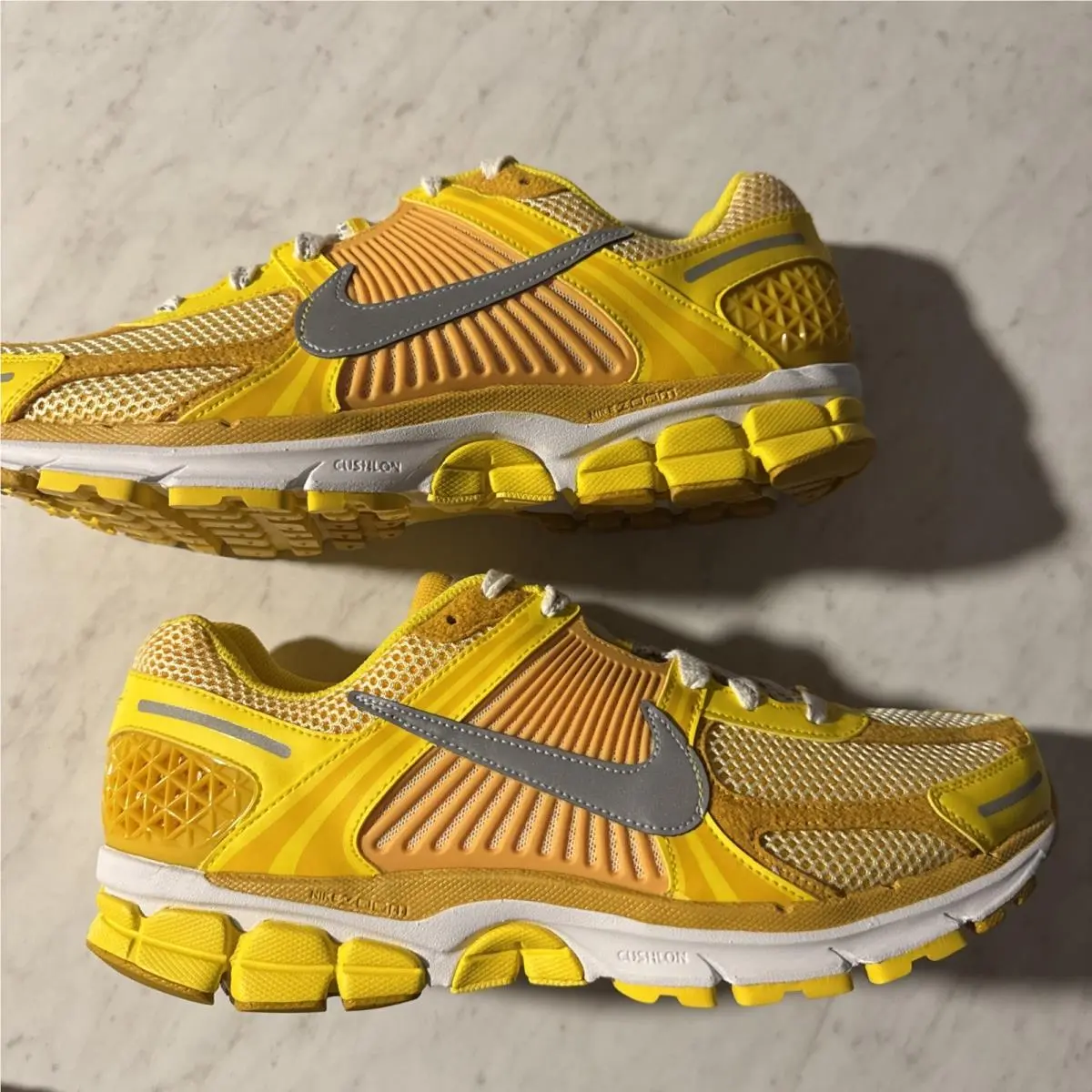 Mens Size 12.5 Nike Zoom Vomero 5 Yellow Ochre FJ4453-765