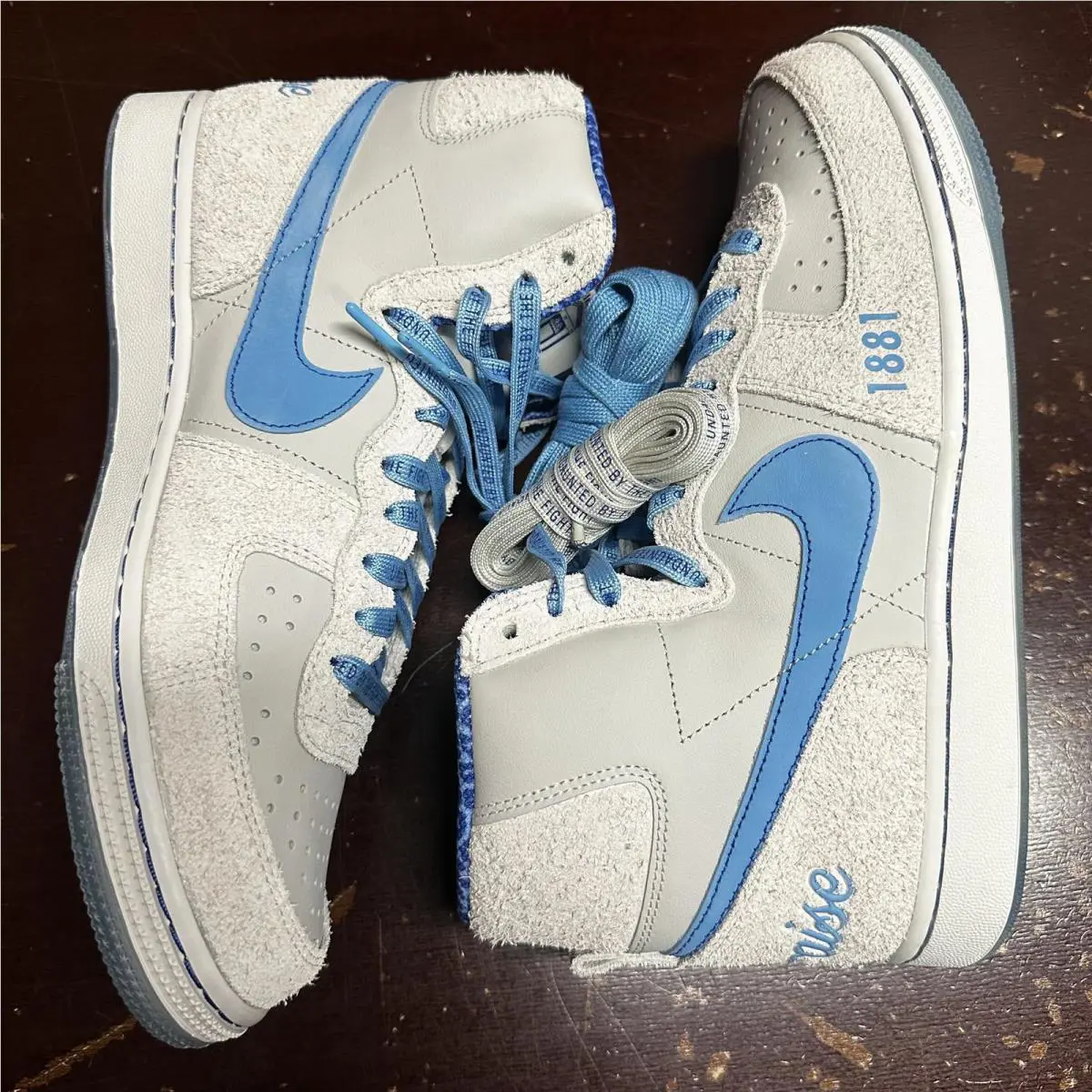 Nike shoes - NA - Gray 4