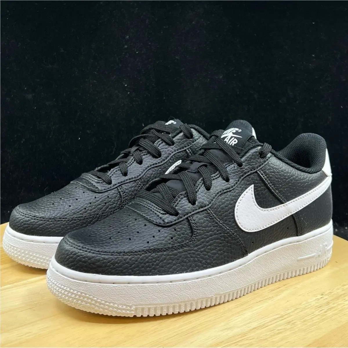 Nike shoes - Black 0
