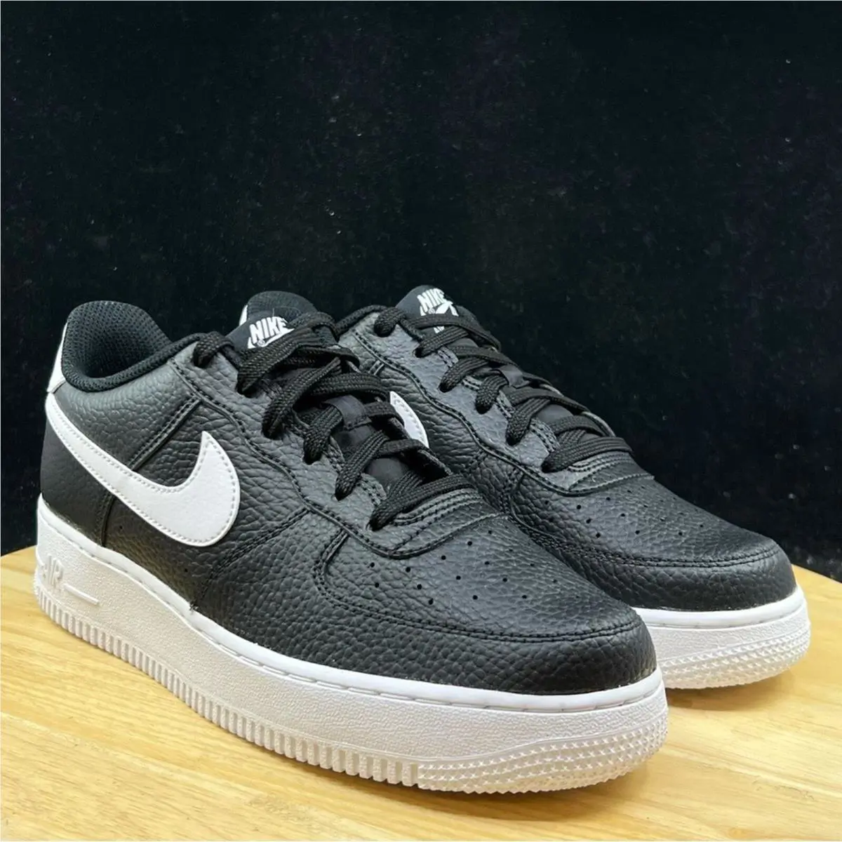 Nike shoes - Black 2