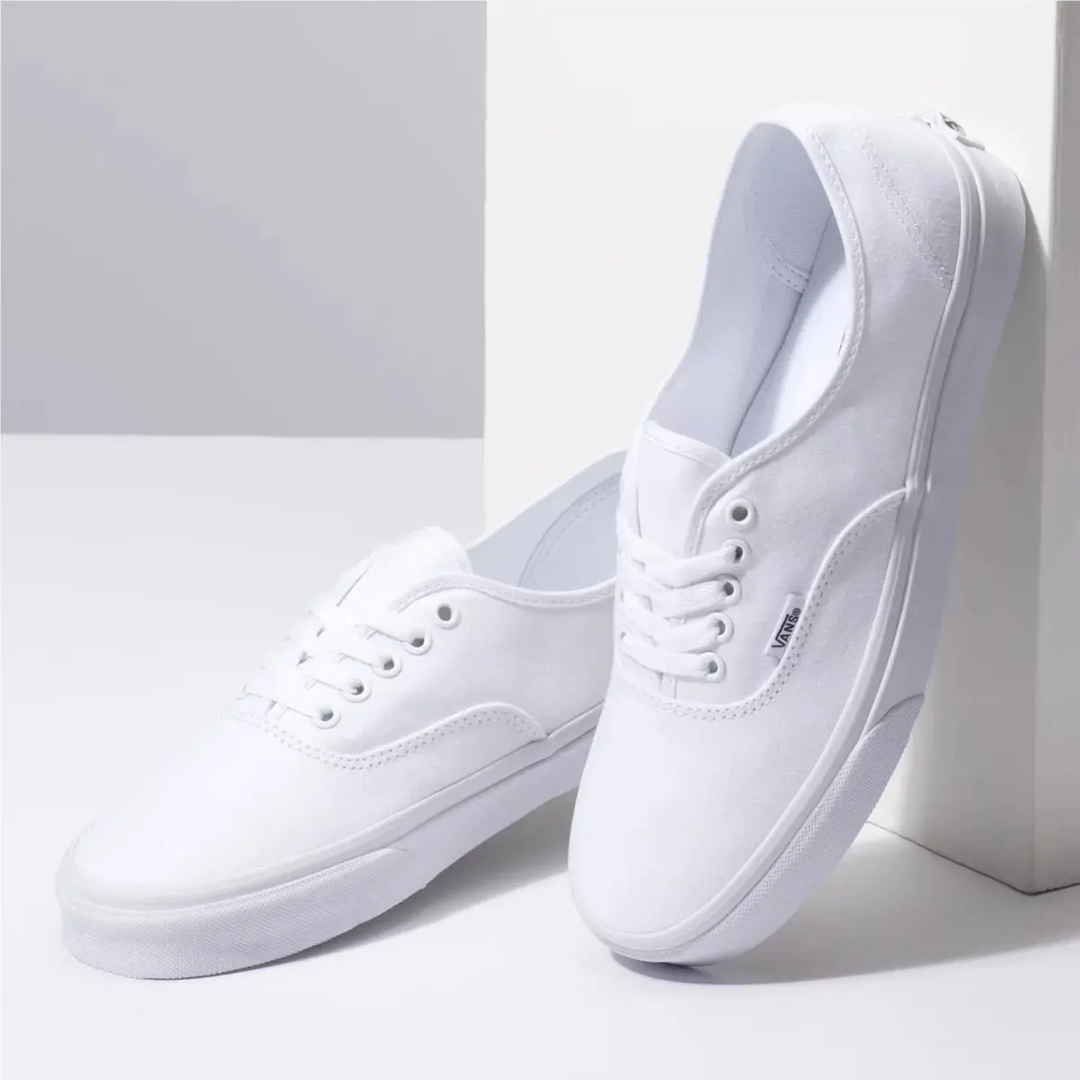 Vans shoes - VANS Authentic - Authentic - 658100946751 - White 9