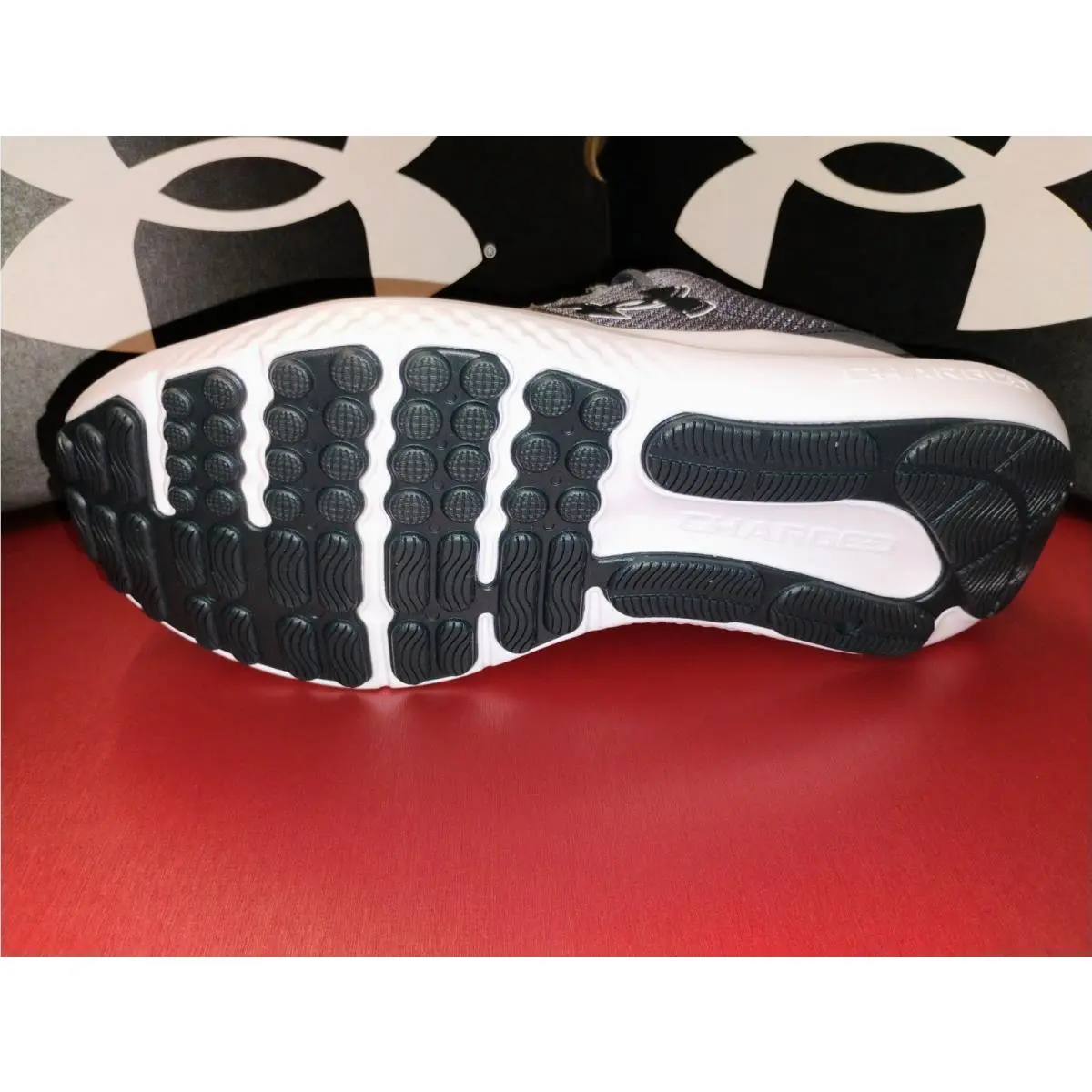 Under Armour shoes - Under Armour Surge - Surge - MKAIRLK1 - White 22