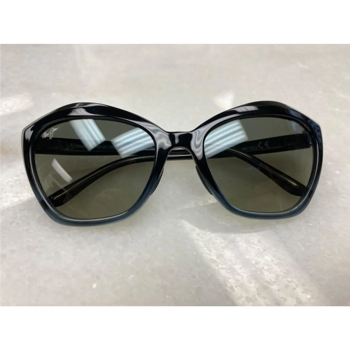 Maui Jim MJ827-02J Lotus - Gloss Black Fade - Neutral Grey