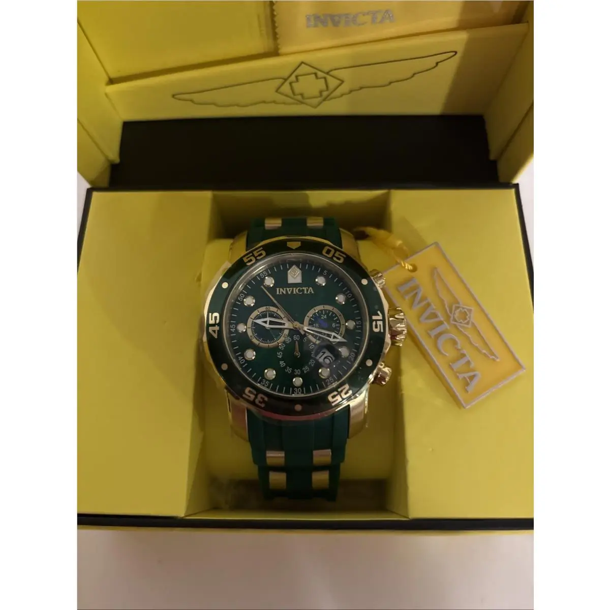 Men`s Dive Watch Pro Diver Quartz Chronograph Green Dial Strap 18196 by Invicta