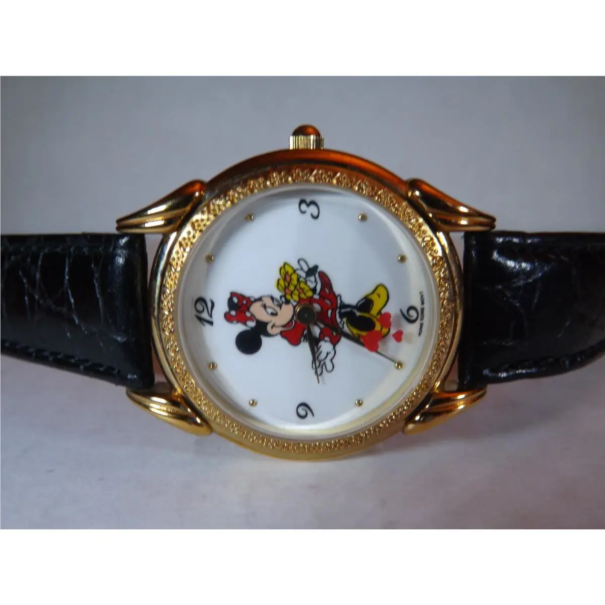 Disney Fossil Womens Vintage Minnie Mouse Watch Rotating Heart Seconds Vhtf-new