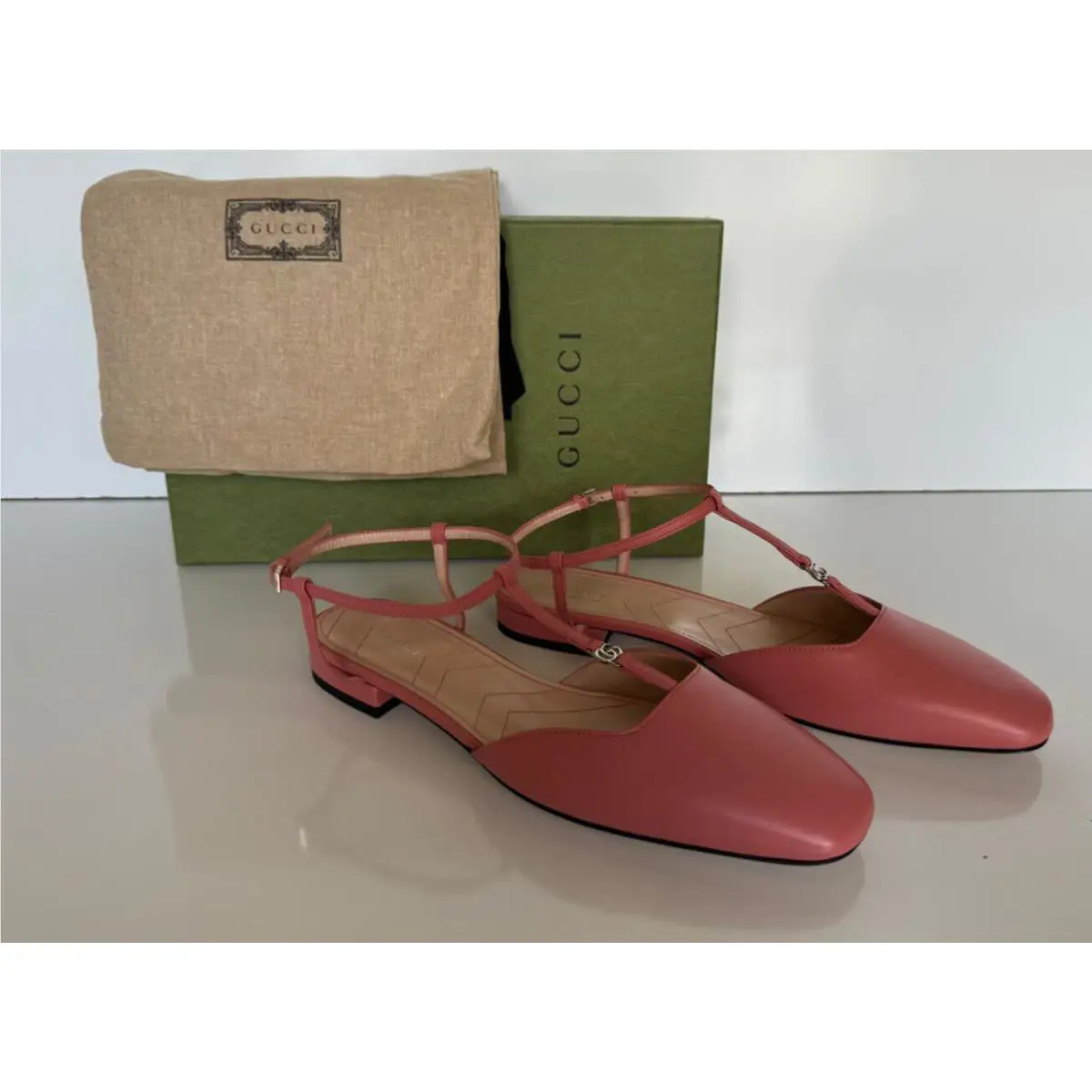 Gucci Women`s GG Pink Ballet Flat Leather Sandals 9.5 US 39.5 Eu IT 754136