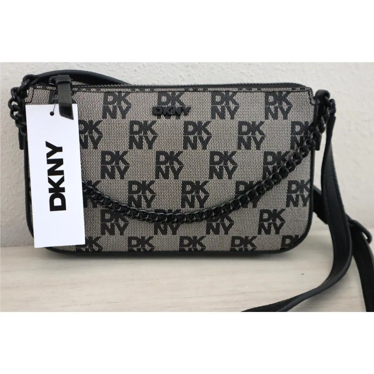 Dkny Wmn`s Demi Ivory/black Logo Bryant Park W/chain Shoulder Crossbody Bag