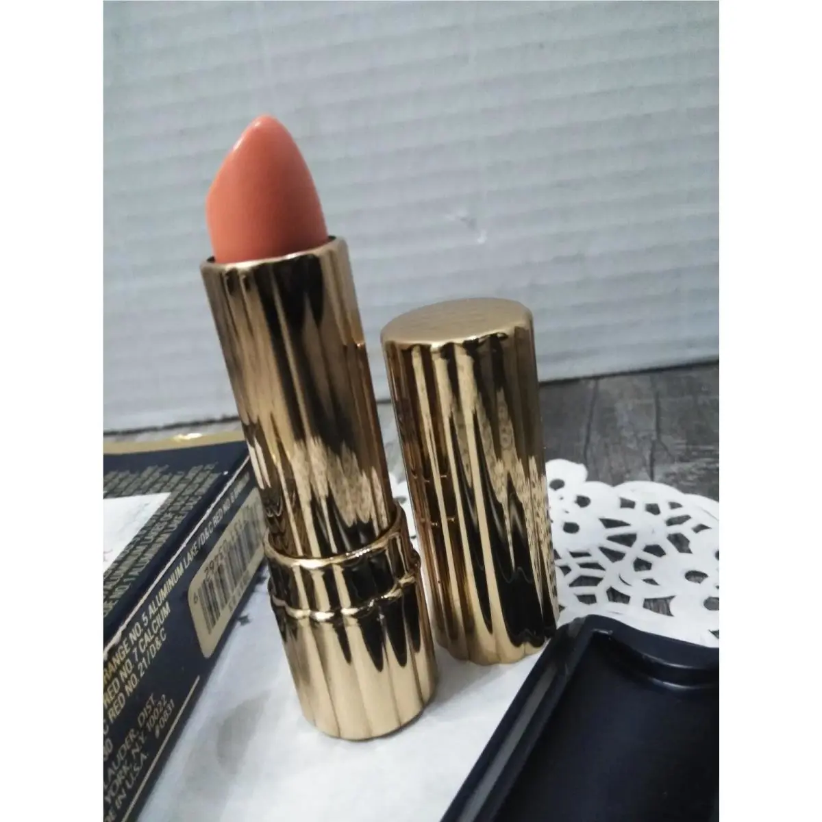 Estee Lauder Perfect Lipstick 83 Perfect Sea Coral .13 oz Full-size Nos