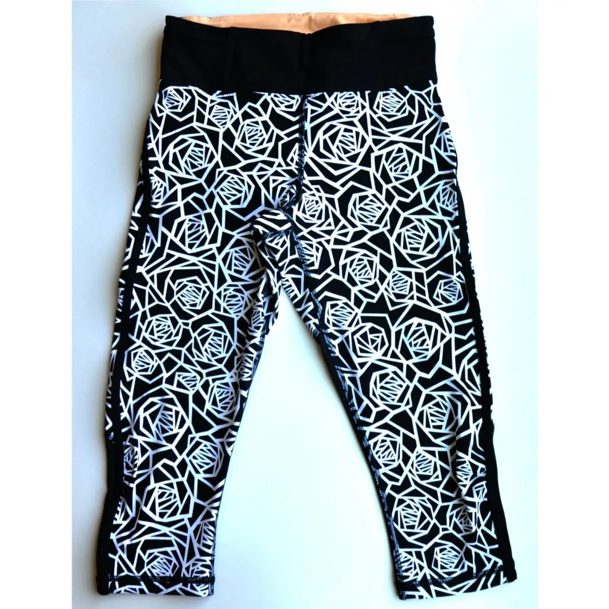 Lululemon clothing - Black & White, Code: CDSW/BLK 3