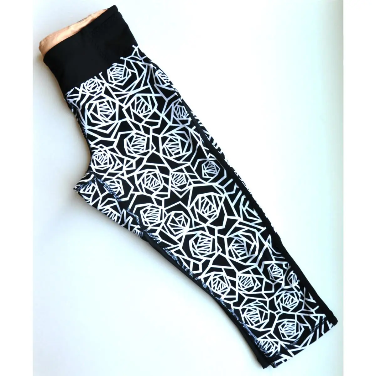 Lululemon clothing - Black & White, Code: CDSW/BLK 5