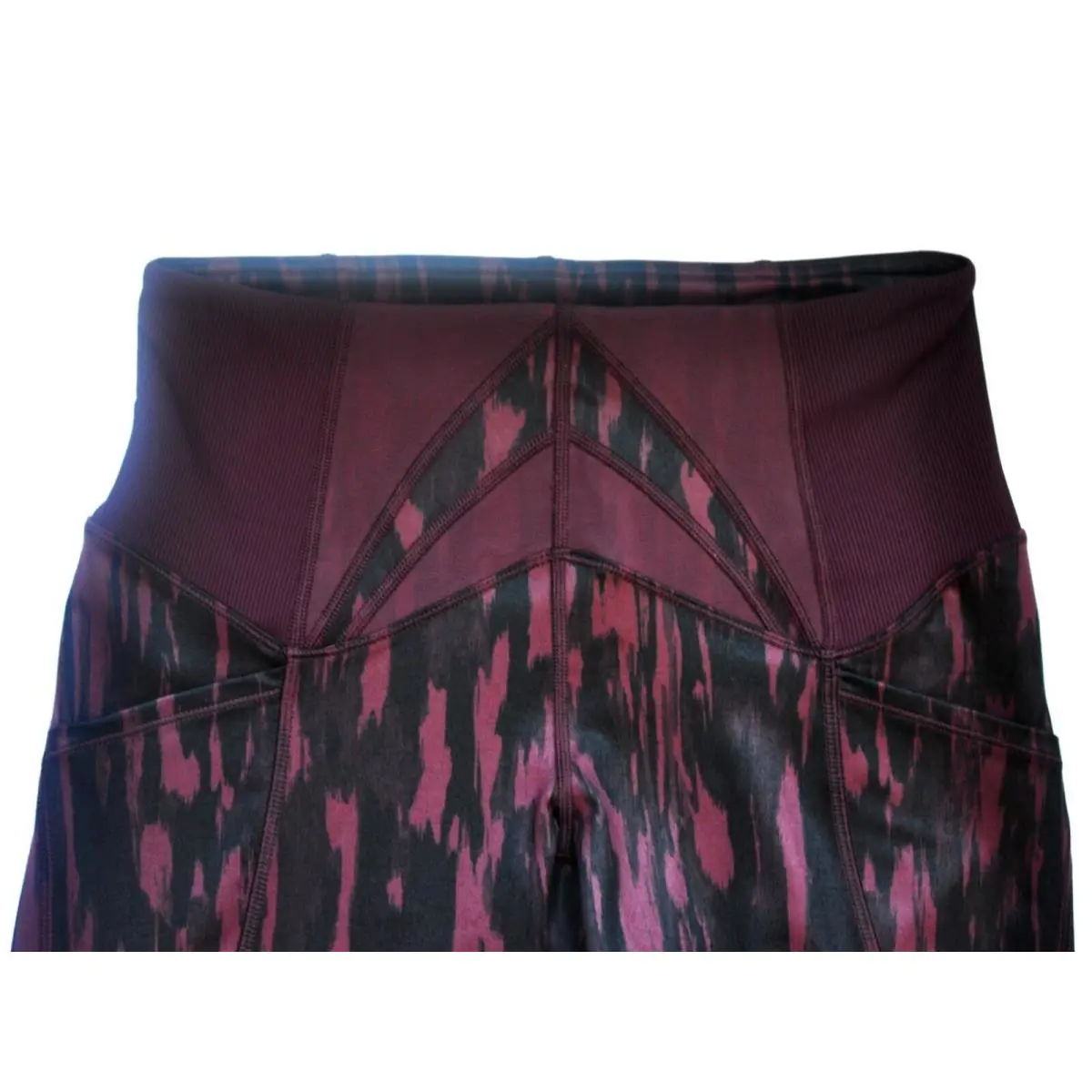Lululemon clothing - Painted Animal Bordeaux Drama Black 0