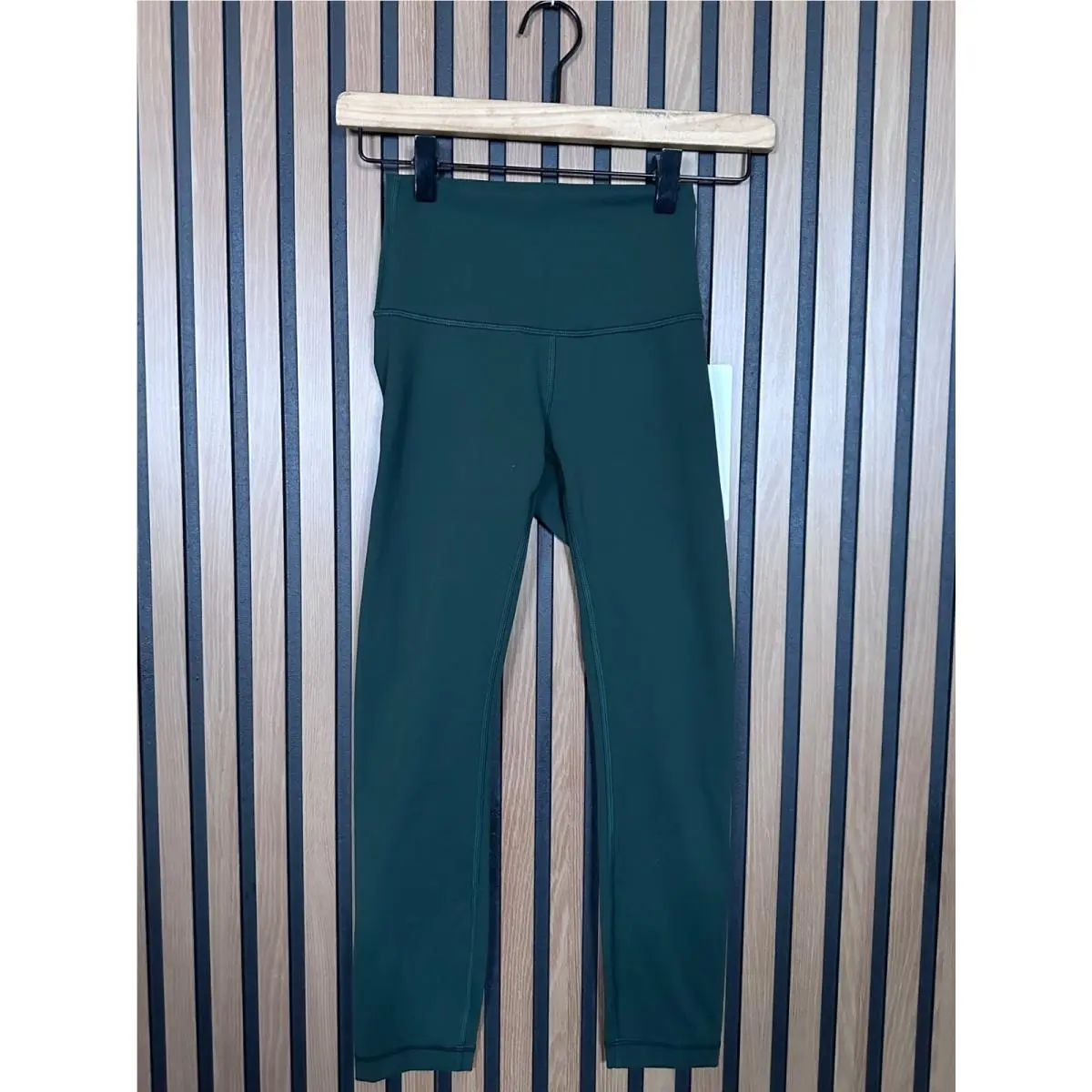 Lululemon Pants 2 / XS Womens Green Wunder Train Cropped High Rise Leggings