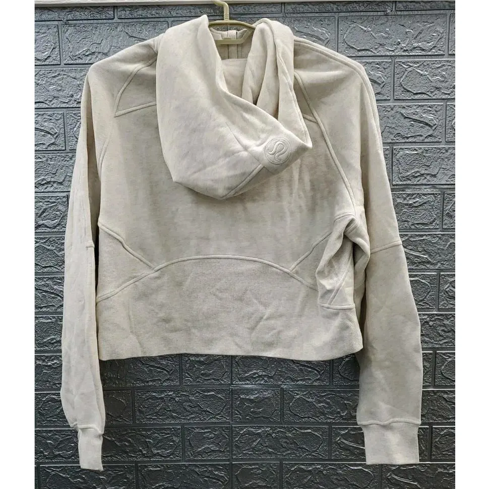 Lululemon clothing - Ivory 1