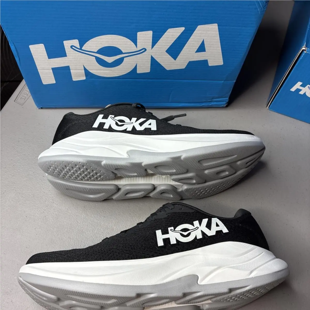 Size 7.5 - Hoka One One Hoka Rincon 4 Black White W